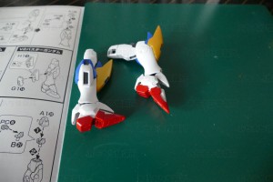 V2アサルトバスターガンダム 脚部稼働範囲