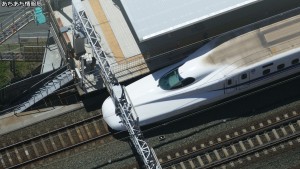 浜松アクトタワー展望台から新幹線