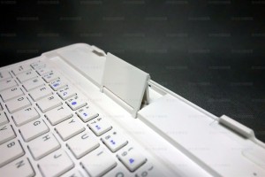 Portable Bluetooth Keyboard背もたれ部アップ