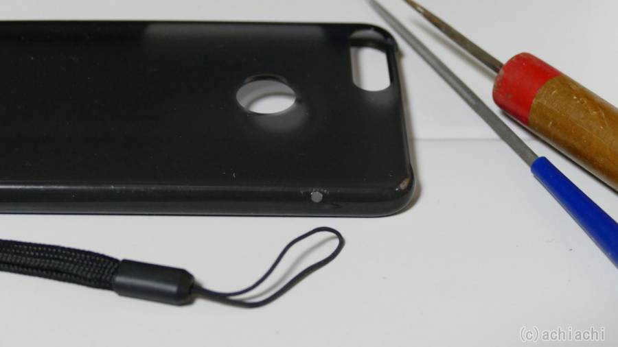 スマホ ストラップホール加工