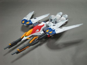 ウイングガンダムゼロ 飛行形態 斜め