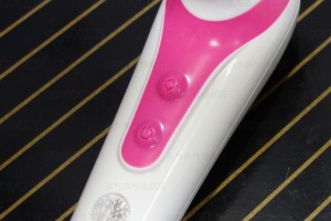 ボディブラシ KBE-2310/P 操作スイッチ